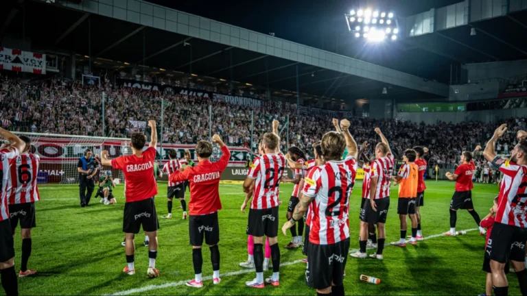 cracovia legia warszawa trybuny cracovii kibice